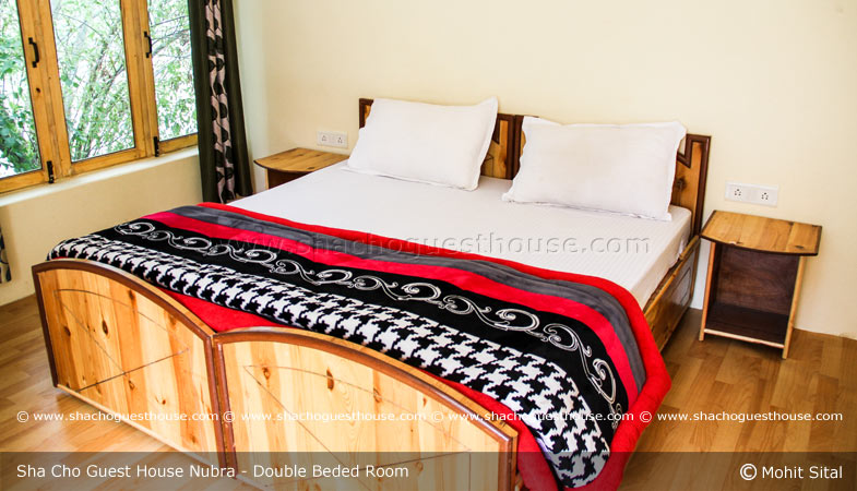 sha-cho-guest-house-nubra-valley-double-beded-room